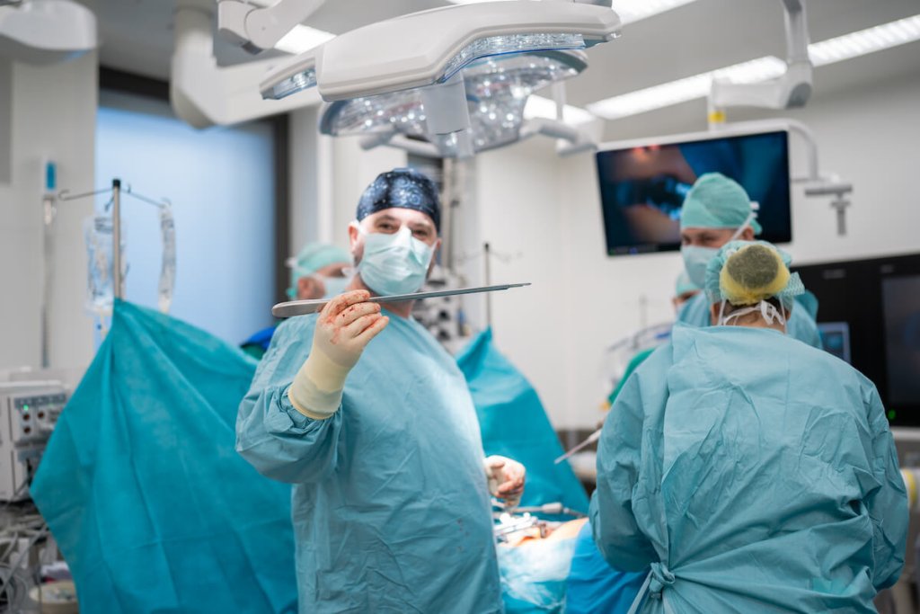Jedinečná operácia chrbtice na pracovisku úrazovej chirurgie