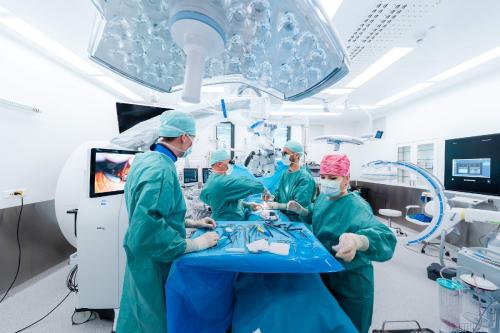 nemocnica-bory.sk-neurochirurgia-prva-neurochirurgicka-operacia-18
